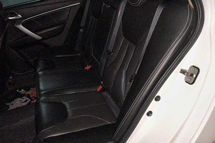 Used Geely Auto Emgrand 2017 Sedan Million Edition 1.5L CVT Upward Version Left Rear Seat