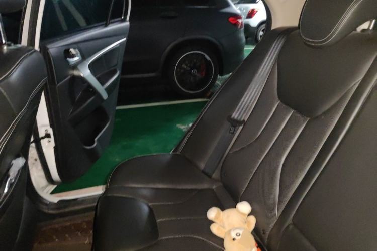 Used Geely Auto Emgrand 2017 Sedan Million Edition 1.5L Manual - Upward Version Left Rear Seat