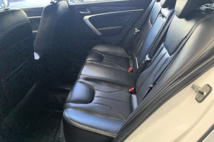 Used Geely Auto Emgrand 2017 Sedan Million Edition 1.5L CVT Upward Version Left Rear Seat