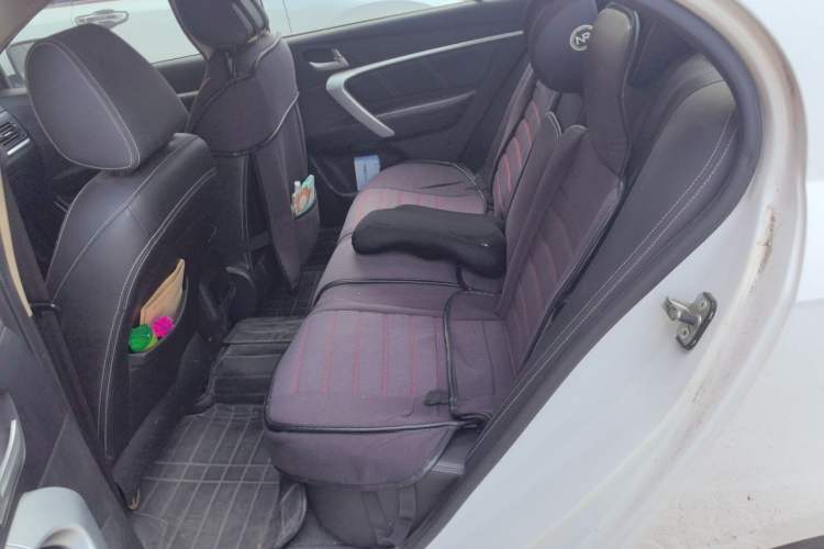 Used Geely Auto Emgrand 2017 Sedan Million Edition 1.5L CVT Upward Version Left Rear Seat