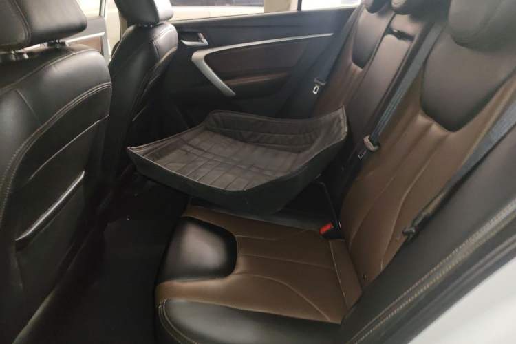Used Geely Auto Emgrand 2017 Hatchback RS Million Edition 1.5L CVT Upward Version Left Rear Seat