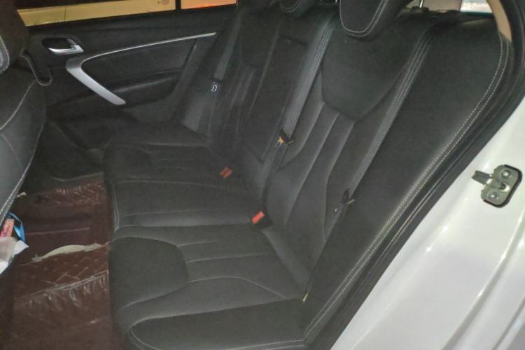 Used Geely Auto Emgrand 2017 Sedan Million Edition 1.5L Manual Upward Connect Version Left Rear Seat