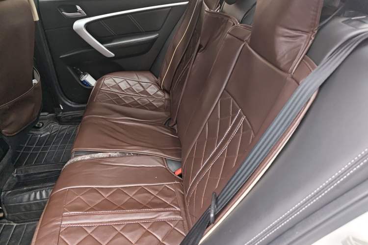 Used Geely Auto Emgrand 2017 Sedan Million Edition 1.5L Manual - Upward Version Left Rear Seat