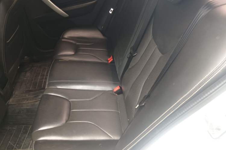 Used Geely Auto Emgrand 2017 Sedan Million Edition 1.5L Manual - Upward Version Left Rear Seat