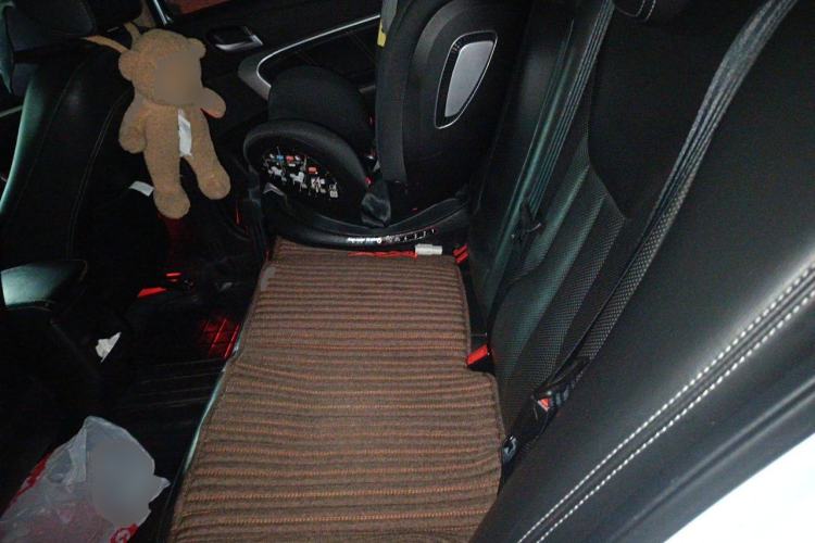 Used Geely Auto Emgrand 2017 Sedan Million Edition 1.5L CVT Upward Version Left Rear Seat