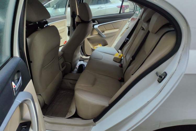Used Geely Auto Emgrand 2017 Sedan Million Edition 1.5L Manual Luxury Model Left Rear Seat