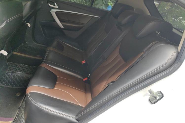Used Geely Auto Emgrand 2017 Hatchback RS Million Edition 1.5L Manual Upward Version Left Rear Seat
