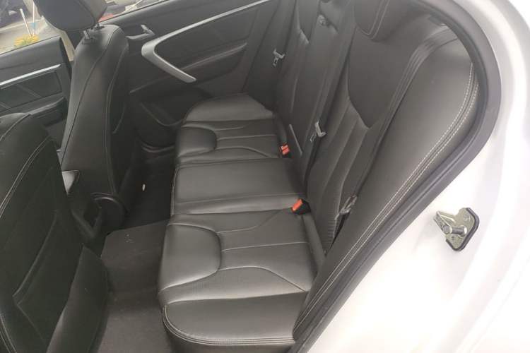 Used Geely Auto Emgrand 2017 Sedan Million Edition 1.5L Manual - Upward Version Left Rear Seat