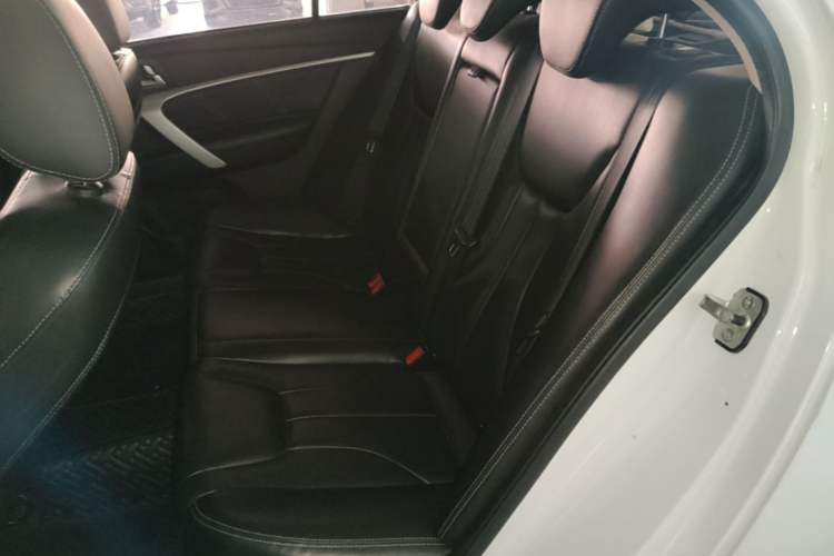 Used Geely Auto Emgrand 2017 Sedan Million Edition 1.5L CVT Upward Connectivity Version Left Rear Seat