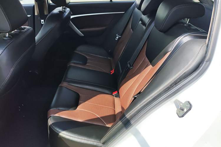 Used Geely Auto Emgrand 2017 Hatchback RS Million Edition 1.5L CVT Upward Version Left Rear Seat