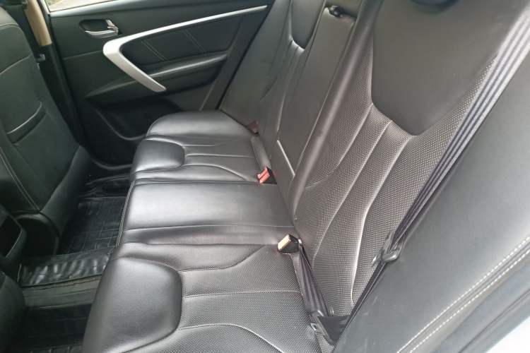 Used Geely Auto Emgrand 2017 Sedan Million Edition 1.5L CVT Upward Connectivity Version Left Rear Seat