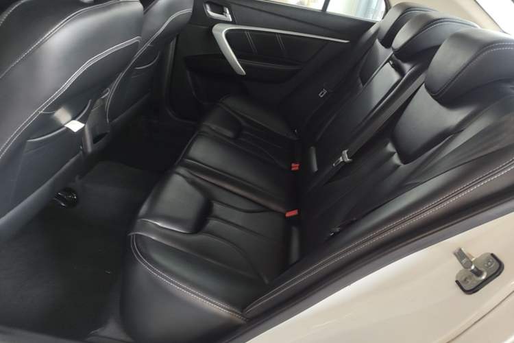 Used Geely Auto Emgrand 2017 Sedan Million Edition 1.5L CVT Upward Version Left Rear Seat