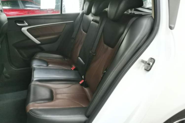 Used Geely Auto Emgrand 2017 Hatchback RS Million Edition 1.5L CVT Upward Version Left Rear Seat