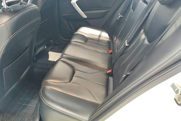 Used Geely Auto Emgrand 2017 Sedan Million Edition 1.5L CVT Upward Version Left Rear Seat