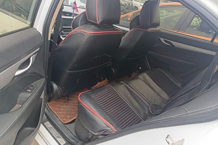 Used Geely Auto Emgrand 2017 Sedan Million Edition 1.5L Manual - Upward Version Left Rear Seat