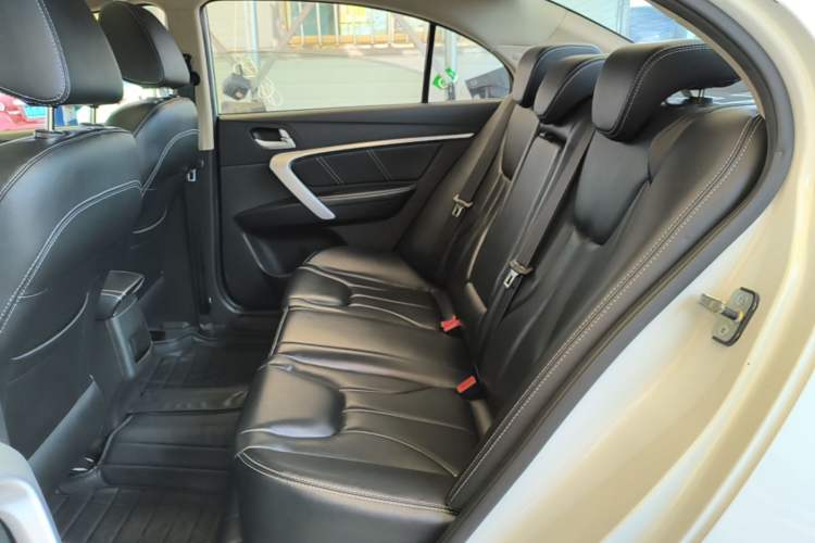 Used Geely Auto Emgrand 2017 Sedan Million Edition 1.5L Manual - Upward Version Left Rear Seat