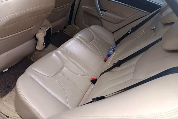 Used Geely Auto Emgrand 2017 Sedan Million Edition 1.5L CVT Luxury Model Left Rear Seat