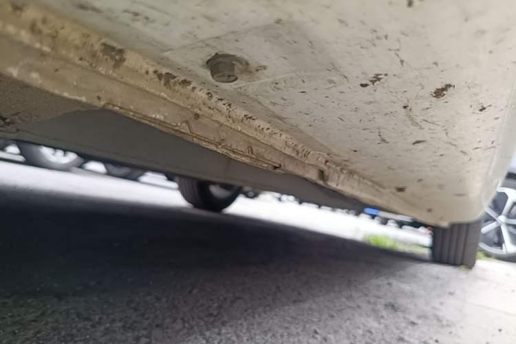 Used Geely Auto Emgrand 2017 Sedan Million Edition 1.5L CVT Upward Version Left Side Sill