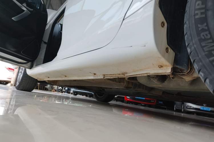 Used Geely Auto Emgrand 2017 Sedan Million Edition 1.5L Manual - Upward Version Left Side Sill