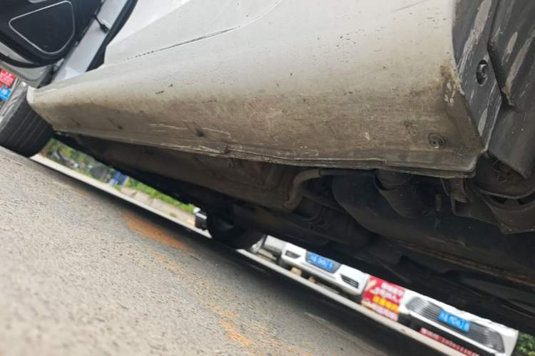 Used Geely Auto Emgrand 2017 Sedan Million Edition 1.5L Manual Upward Connect Version Left Side Sill