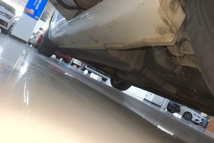 Used Geely Auto Emgrand 2017 Sedan Million Edition 1.5L CVT Luxury Model Left Side Sill