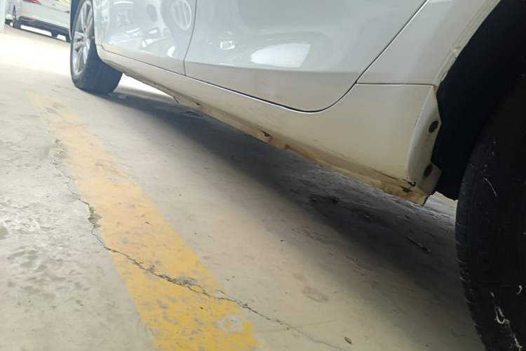 Used Geely Auto Emgrand 2017 Sedan Million Edition 1.5L Manual - Upward Version Left Side Sill
