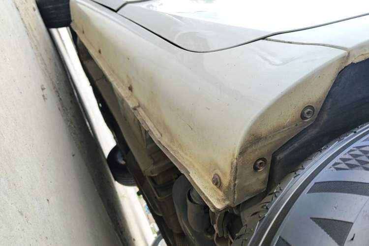 Used Geely Auto Emgrand 2017 Sedan Million Edition 1.5L CVT Upward Version Left Side Sill