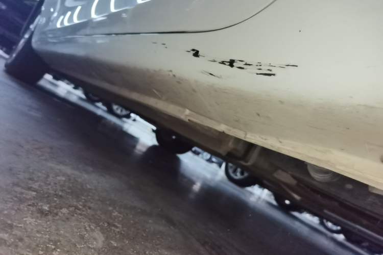 Used Geely Auto Emgrand 2017 Sedan Million Edition 1.5L CVT Luxury Model Left Side Sill