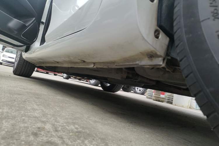 Used Geely Auto Emgrand 2017 Sedan Million Edition 1.5L Manual - Upward Version Left Side Sill