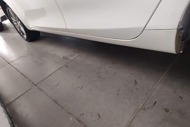 Used Geely Auto Emgrand 2017 Sedan Million Edition 1.5L CVT Upward Version Left Side Sill