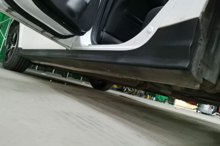 Used Geely Auto Emgrand 2017 Hatchback RS Million Edition 1.5L CVT Upward Version Left Side Sill