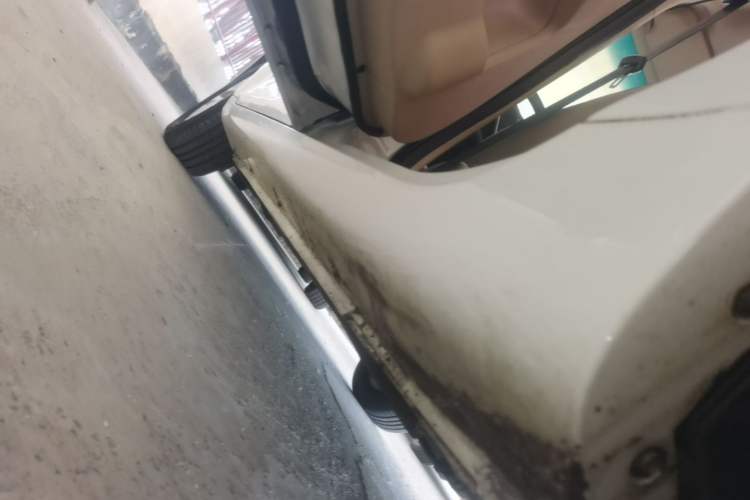 Used Geely Auto Emgrand 2017 Sedan Million Edition 1.5L CVT Luxury Model Left Side Sill