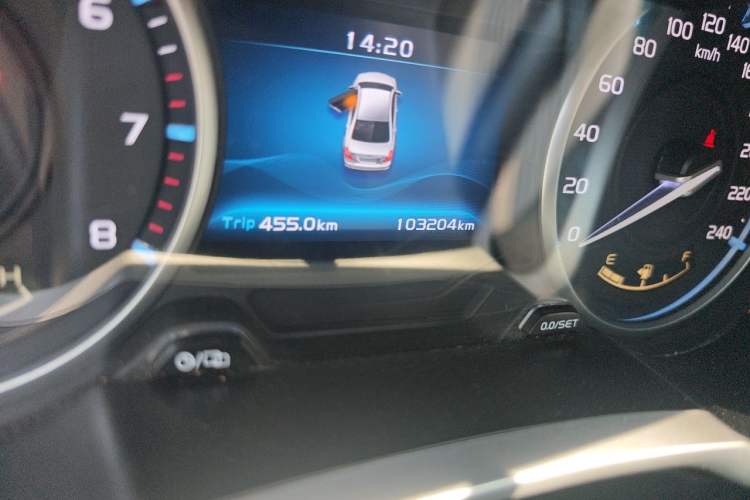 Used Geely Auto Emgrand 2017 Sedan Million Edition 1.5L Manual - Upward Version Odometer Close Up