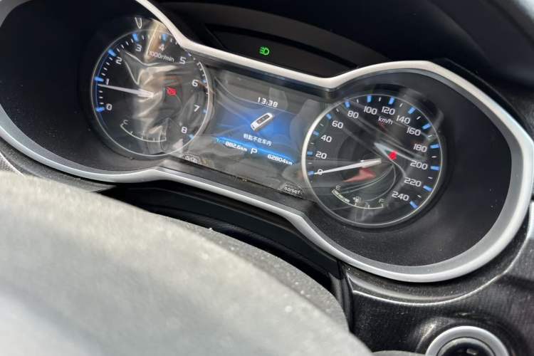Used Geely Auto Emgrand 2017 Sedan Million Edition 1.5L CVT Upward Version Odometer Close Up