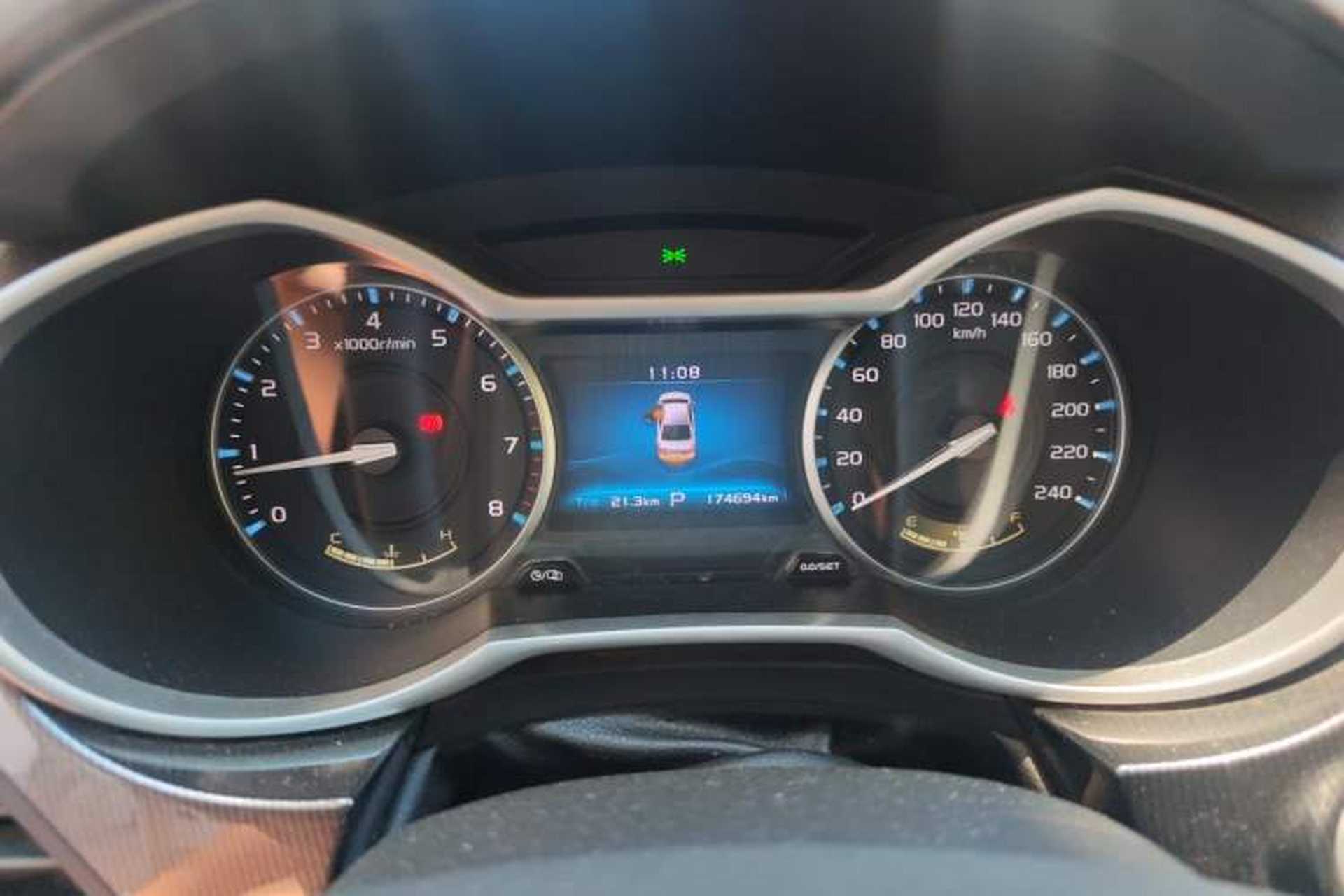 Used Geely Auto Emgrand 2017 Sedan Million Edition 1.5L CVT Upward Version Odometer Close Up
