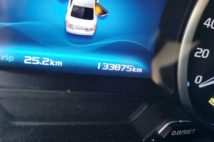 Used Geely Auto Emgrand 2017 Sedan Million Edition 1.5L Manual Luxury Model Odometer Close Up