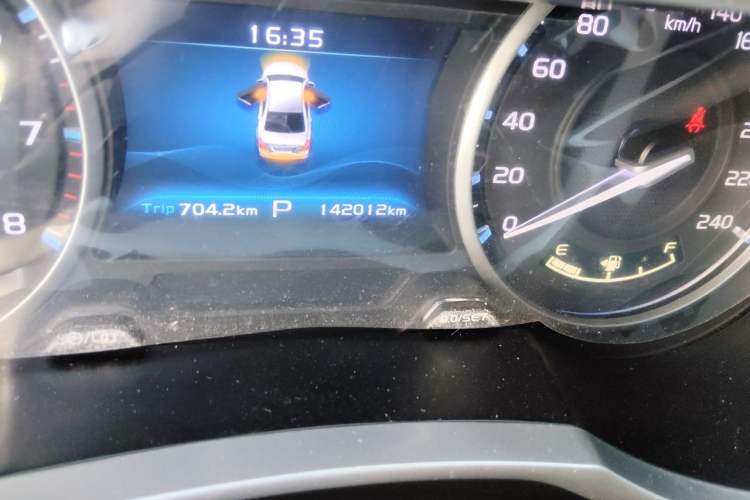 Used Geely Auto Emgrand 2017 Sedan Million Edition 1.5L CVT Upward Connectivity Version Odometer Close Up
