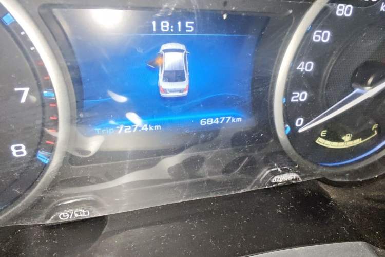 Used Geely Auto Emgrand 2017 Sedan Million Edition 1.5L Manual Luxury Model Odometer Close Up