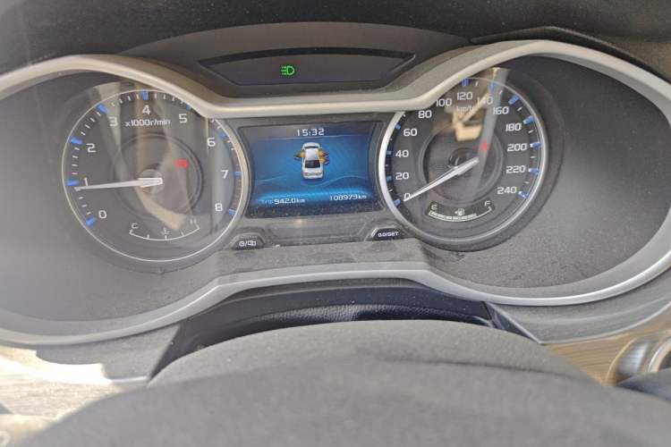 Used Geely Auto Emgrand 2017 Sedan Million Edition 1.5L Manual Luxury Model Odometer Close Up