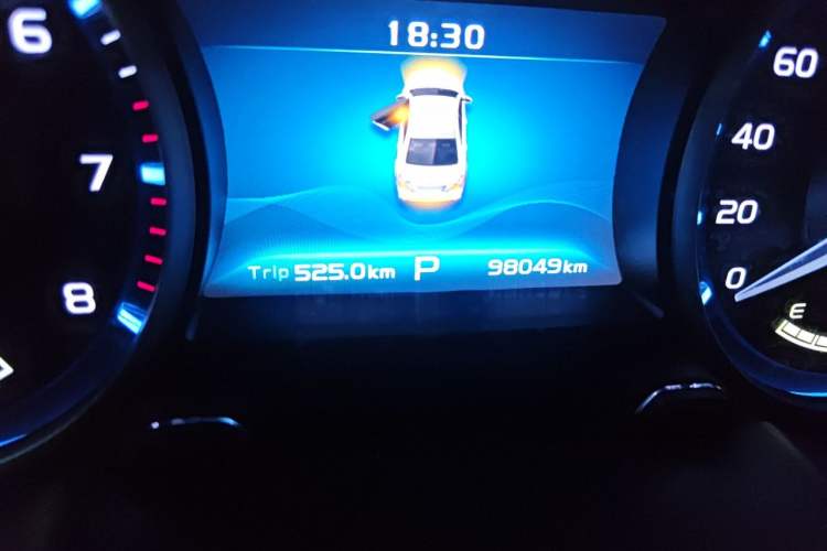 Used Geely Auto Emgrand 2017 Sedan Million Edition 1.5L CVT Upward Version Odometer Close Up