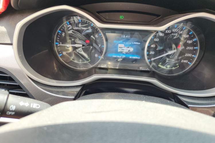 Used Geely Auto Emgrand 2017 Sedan Million Edition 1.5L CVT Upward Version Odometer Close Up