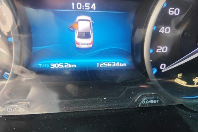 Used Geely Auto Emgrand 2017 Sedan Million Edition 1.5L Manual Upward Connect Version Odometer Close Up