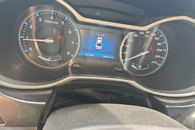 Used Geely Auto Emgrand 2017 Sedan Million Edition 1.5L Manual - Upward Version Odometer Close Up