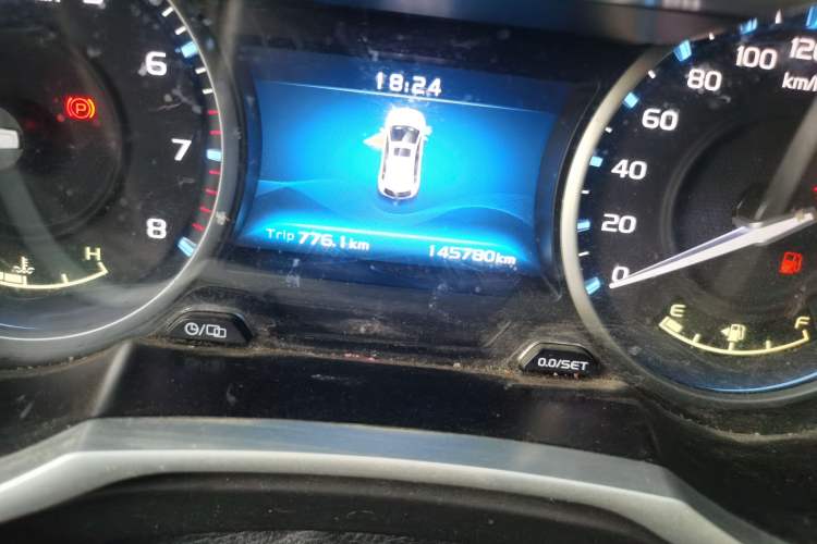 Used Geely Auto Emgrand 2017 Hatchback RS Million Edition 1.5L Manual Upward Version Odometer Close Up