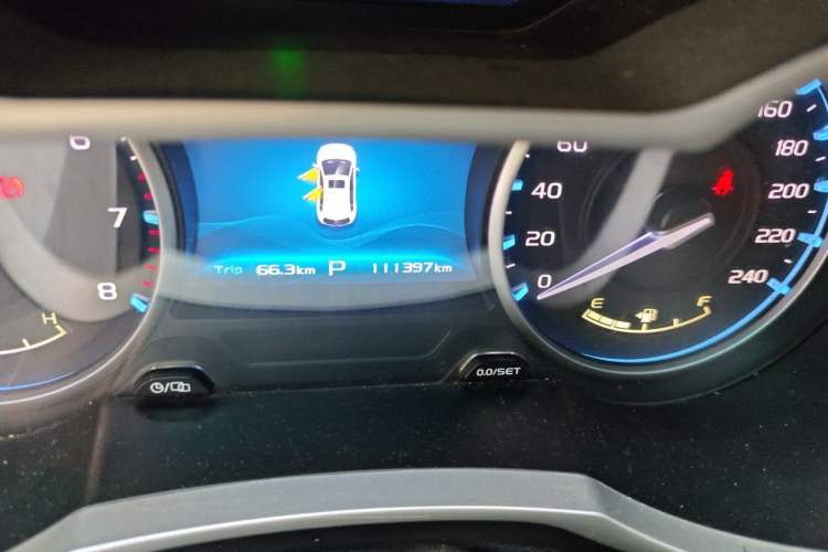 Used Geely Auto Emgrand 2017 Hatchback RS Million Edition 1.5L CVT Upward Version Odometer Close Up