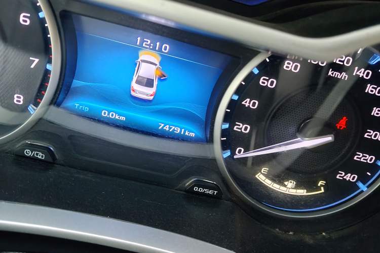 Used Geely Auto Emgrand 2017 Sedan Million Edition 1.5L Manual - Upward Version Odometer Close Up