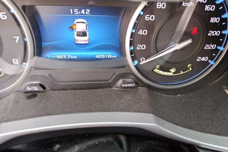 Used Geely Auto Emgrand 2017 Sedan Million Edition 1.5L Manual Upward Connect Version Odometer Close Up