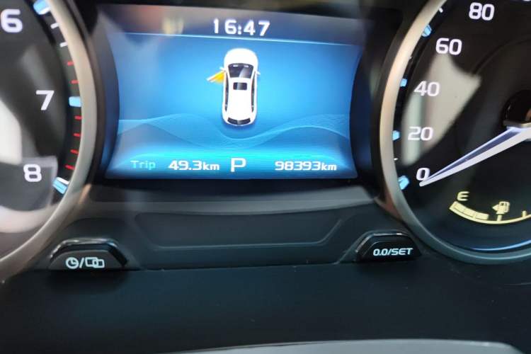 Used Geely Auto Emgrand 2017 Hatchback RS Million Edition 1.5L CVT Upward Version Odometer Close Up
