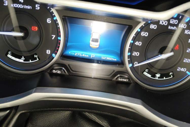 Used Geely Auto Emgrand 2017 Sedan Million Edition 1.5L CVT Upward Version Odometer Close Up