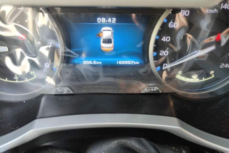 Used Geely Auto Emgrand 2017 Sedan Million Edition 1.5L Manual Upward Connect Version Odometer Close Up